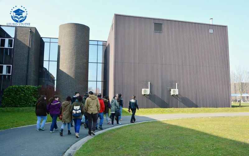 Môi trường học tập thân thiện